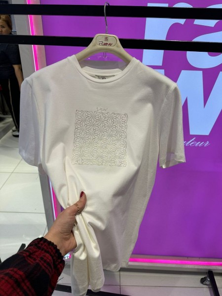 Женская Футболка Raw 