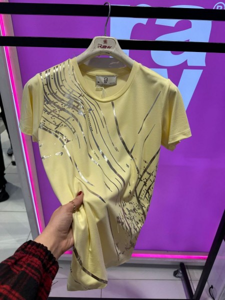 Женская Футболка Raw 