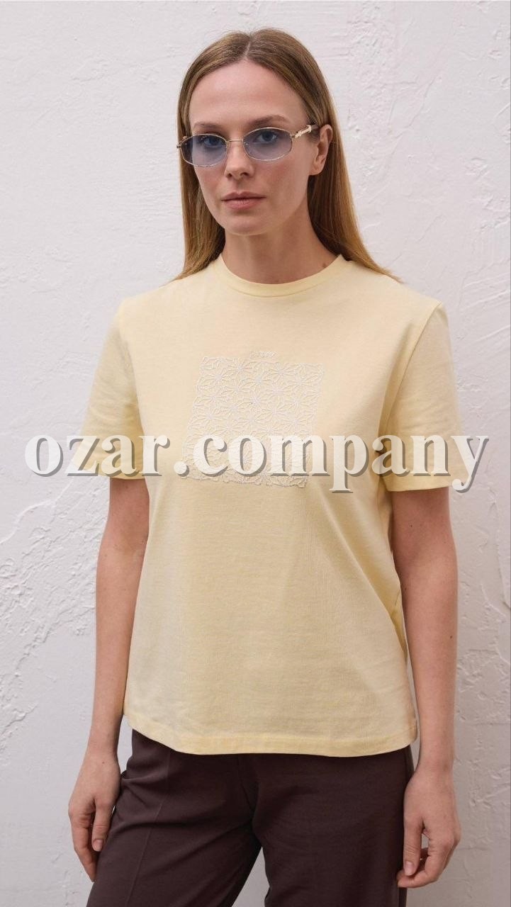 Женская Футболка Raw 