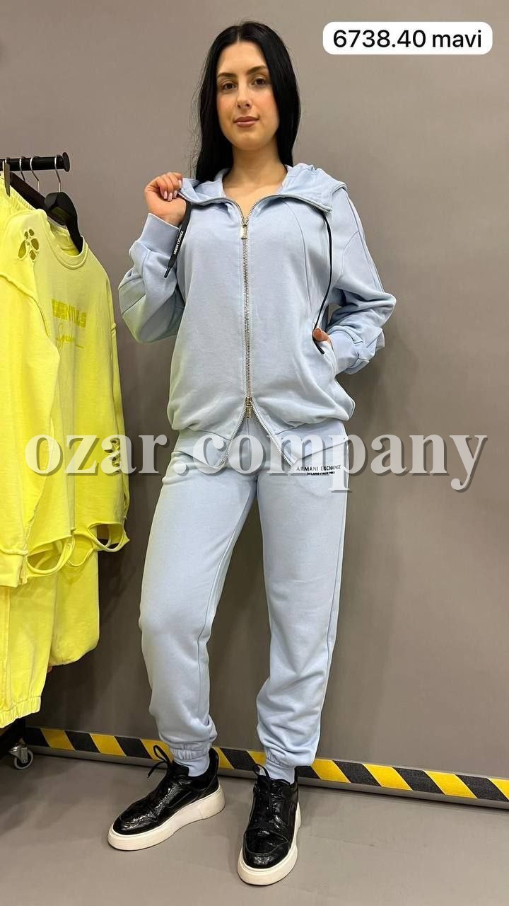 Женский Костюм Armani Exchange