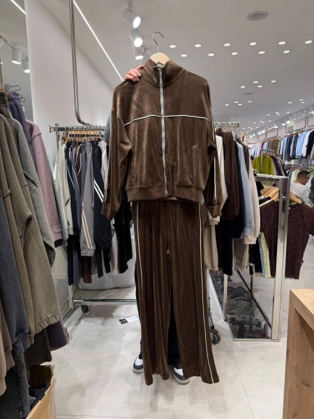 Женский Велюровый Костюм Trikotto