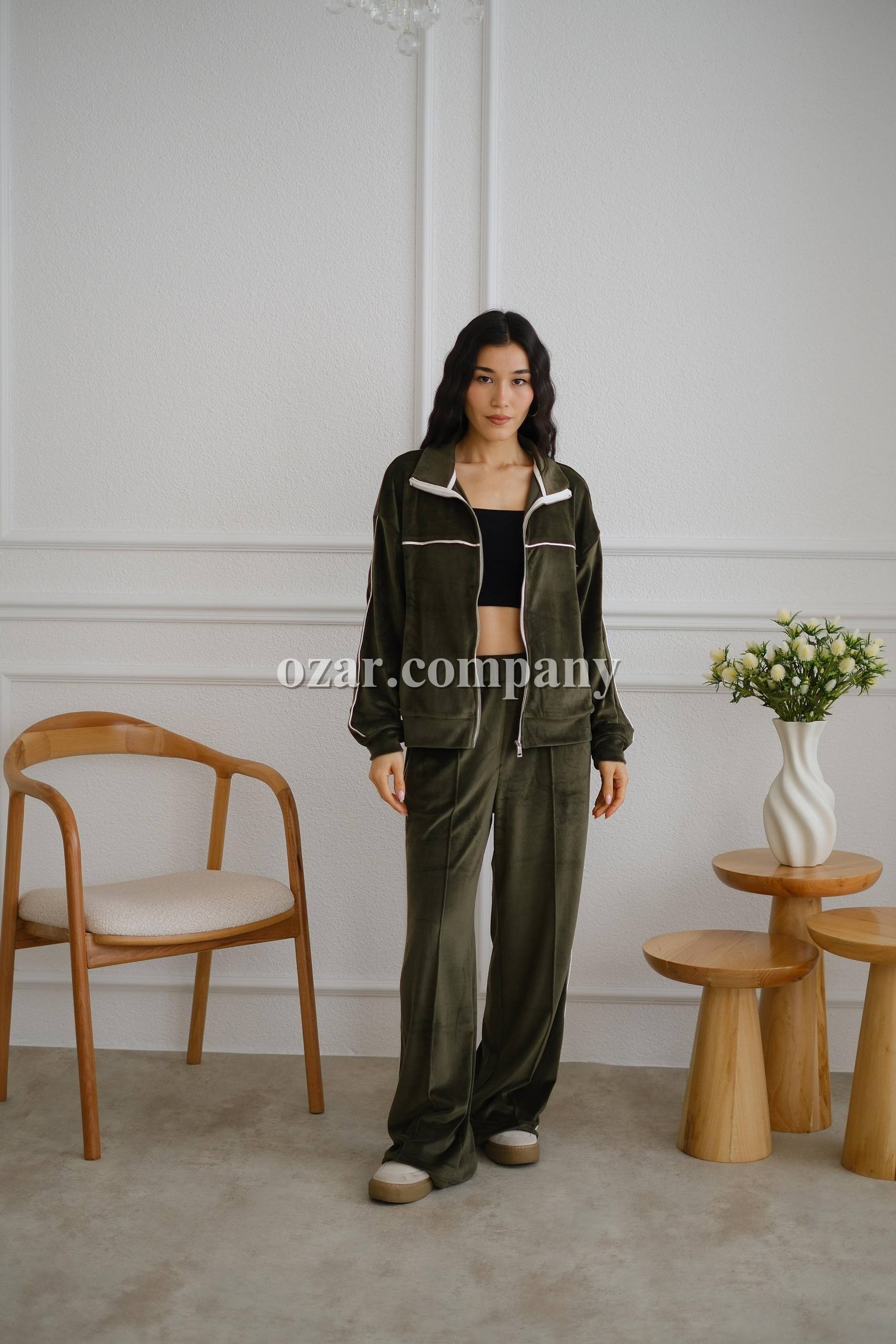 Женский Велюровый Костюм Trikotto