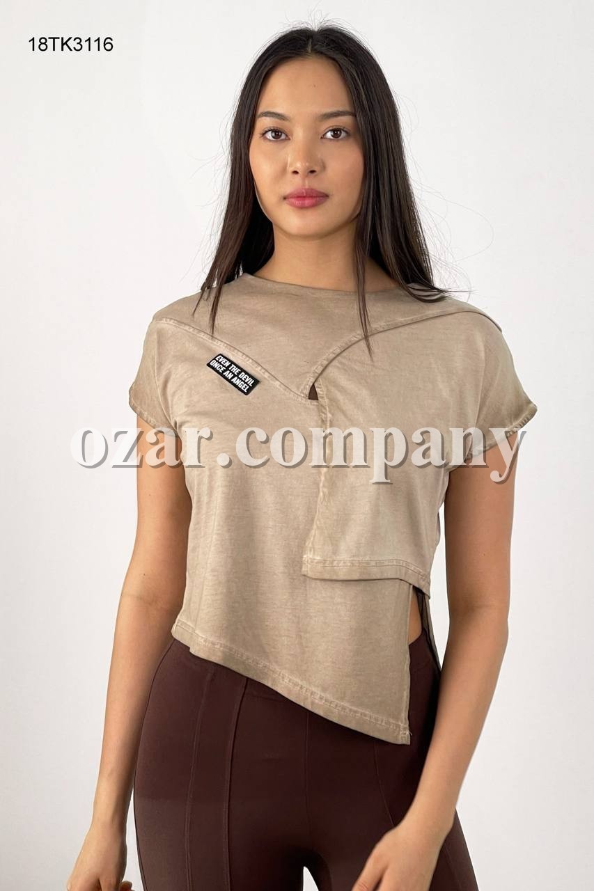 Женская Футболка We Are