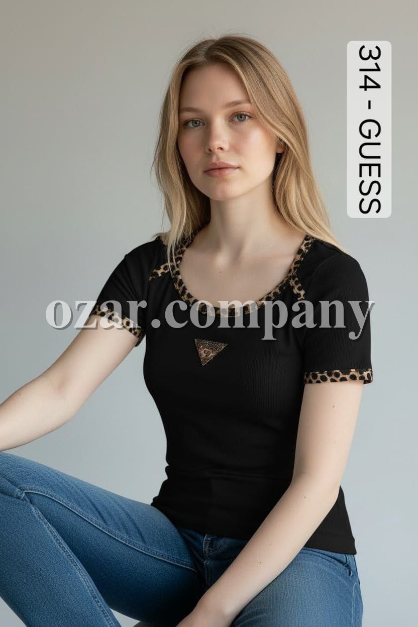 Женская Футболка Guess