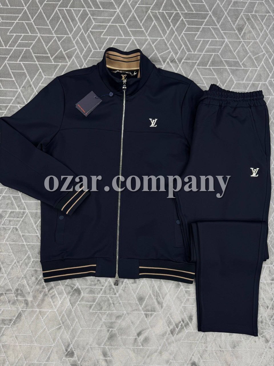 Мужской Спортивный Костюм Louis Vuitton (Большие размеры)