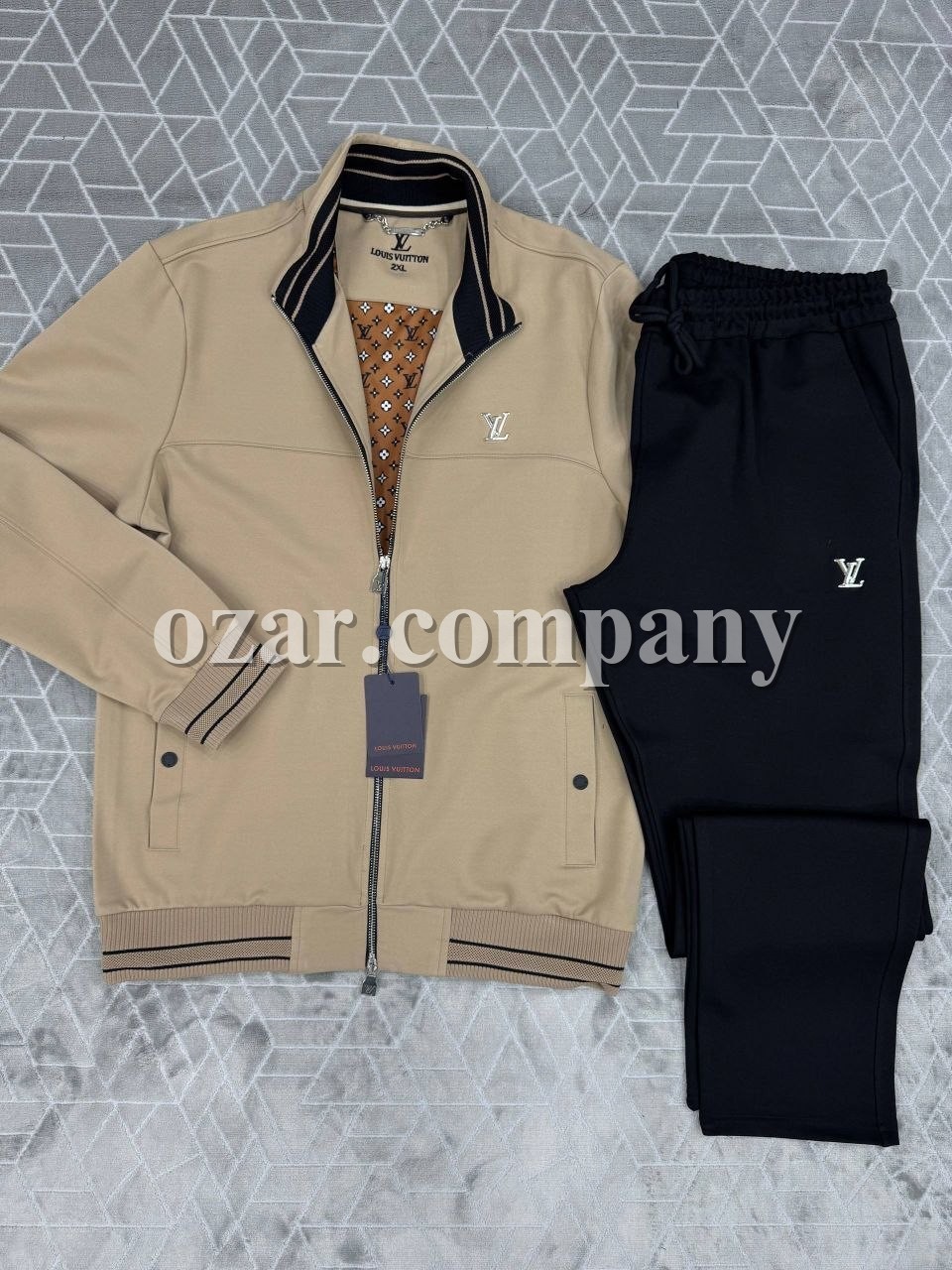 Мужской Спортивный Костюм Louis Vuitton (Большие размеры)