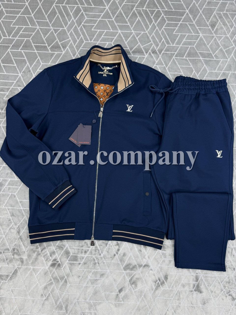 Мужской Спортивный Костюм Louis Vuitton (Большие размеры)