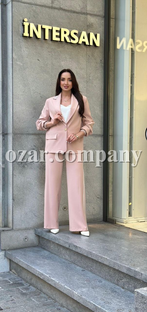 Женский Костюм Esito