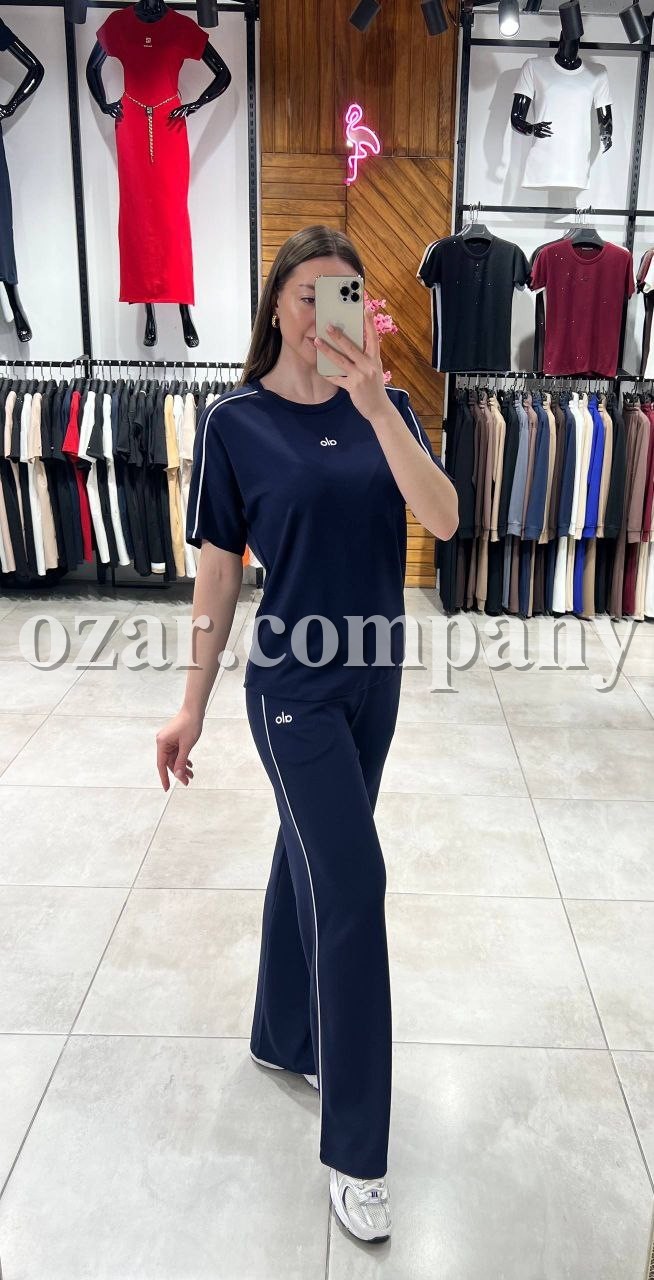 Женский Koстюм Alo