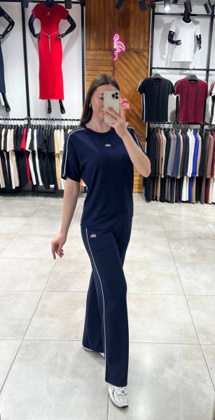 Женский Koстюм Alo