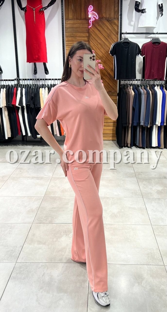 Женский Koстюм Alo