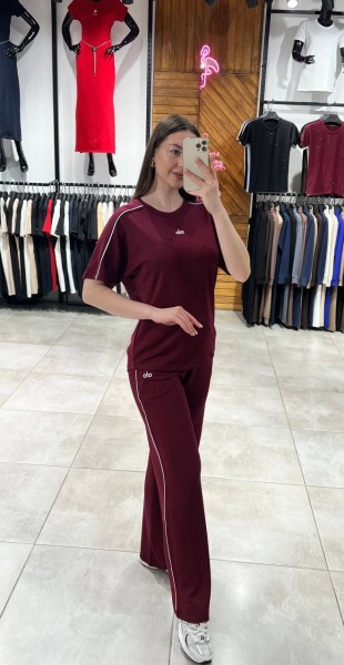 Женский Koстюм Alo