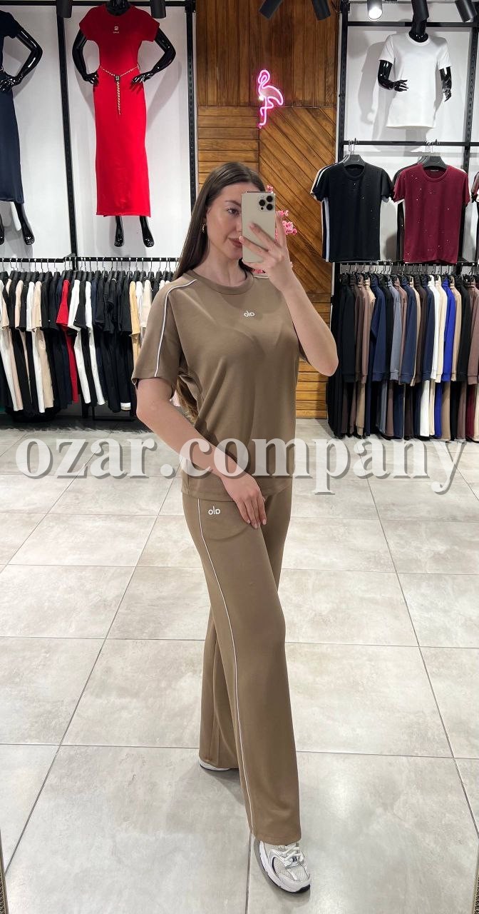 Женский Koстюм Alo