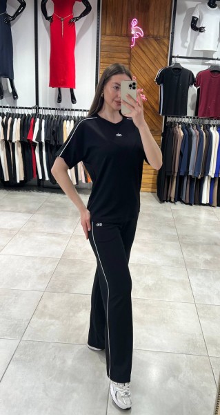 Женский Koстюм Alo