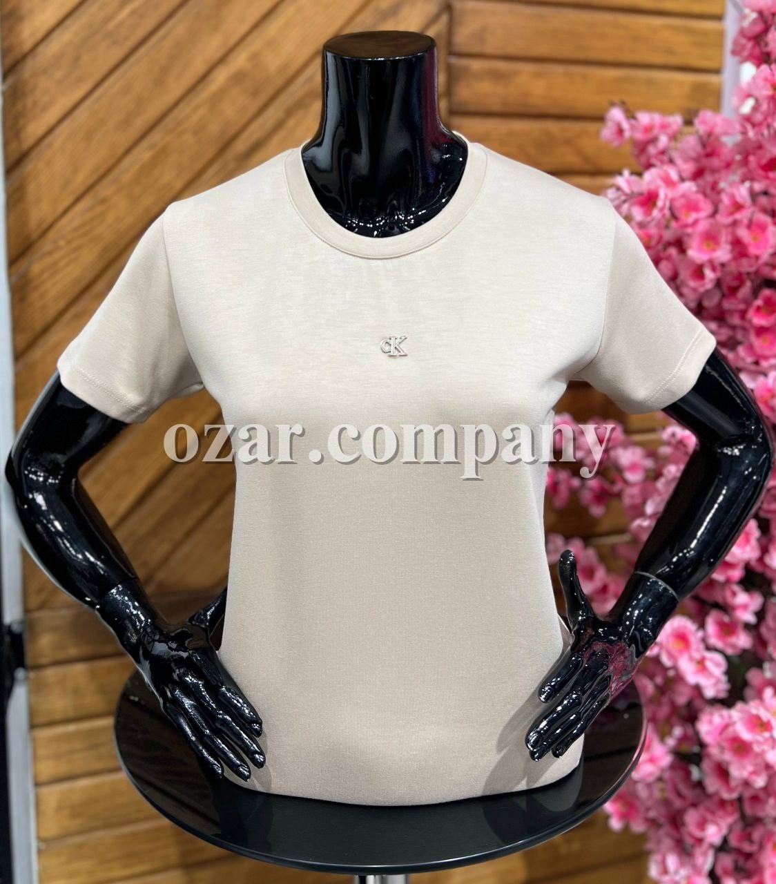 Женская Футболка Calvin Klein