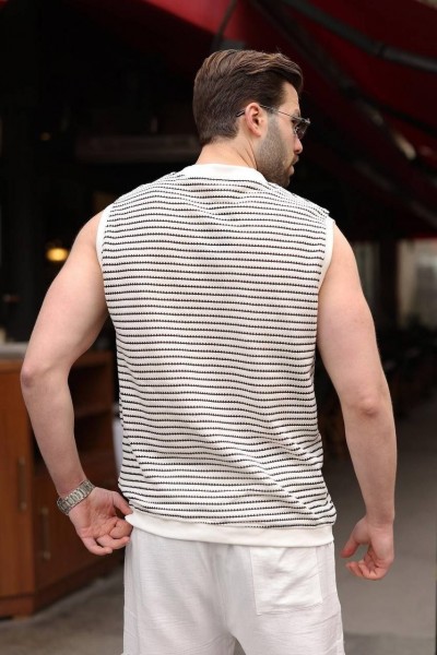 Мужская Трикотажная Футболка Madmext